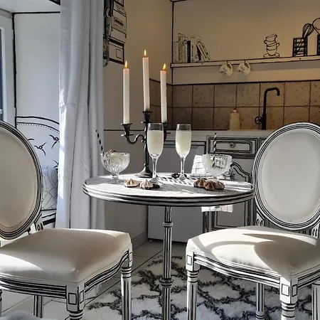 Studio illustré Insolite Sablé-sur-Sarthe Extérieur photo